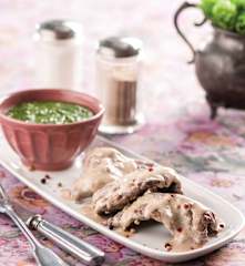 Bitki wołowe z sosem pieprzowym i szpinakiem