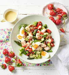 Caesar Salad mit Pfeffer-Erdbeeren
