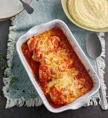 Pechugas de pollo pizzaiola con puré de patata