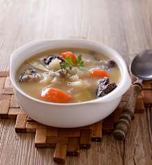 白木耳紅蘿蔔燉雞腳