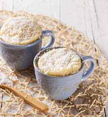Veganský mug cake s kokosem