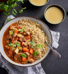 Menü: Lamm-Gemüse-Ragout mit Couscous und Vanillepudding
