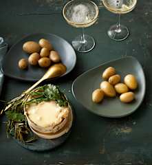 Vacherin mit Kräutern und Kartoffeln