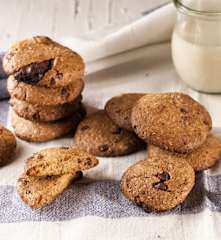 Biscotti rustici, farro cioccolato e cannella