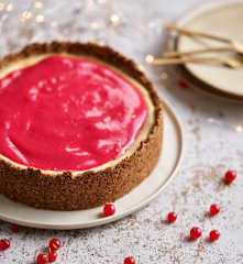 Cheesecake de leite condensado e groselha