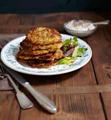 Birnen-Kartoffel-Reibekuchen mit Schinkendip