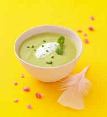 Crème d'asperges et fromage de chèvre