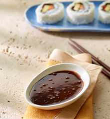 Schokoladen-Kokos-Sauce zu süßem Sushi