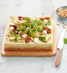 Cheesecake avocat, feta et pignons de pin