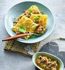 Ravioli Wonton, cu brânză de capră și sos Pistou