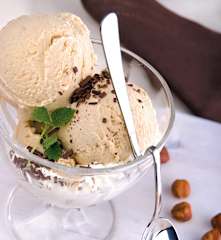 Zmrzlina z lískových oříšků