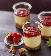 Red Berry Cheesecakes in Jars