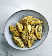 Pastéis de frango e coentros