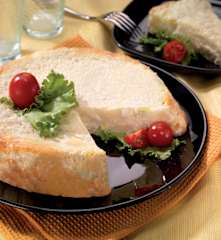 Sformato di pane con porri e crema al Parmigiano reggiano filante