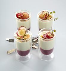 Bavarois de roquefort au raisin rouge et aux noix