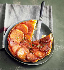 Tarte renversée aux navets et choux-raves