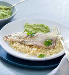 Caballa con cuscús y aguacate