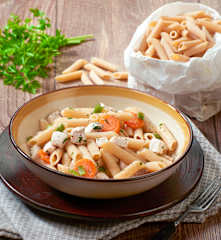 Penne di farro con pesce spada