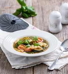 Zupa jarzynowa z kluskami kładzionymi (z osłoną noża miksującego)