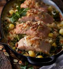 Grünkohl-Kartoffel-Gratin mit Lachs