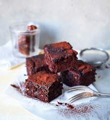 Dattel-Bohnen-Brownies