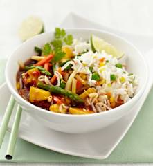 Julienne-Gemüse mit Basmati und süß-saurer Sauce