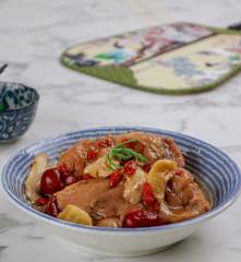 Sous-Vide Herbal Chicken