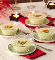 Crema de apionabo y manzana con mejillón en escabeche