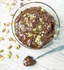 Brigadeiro cremoso de chocolate com pistache