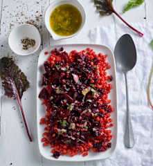 Ensalada de betabel con vinagreta de perejil