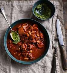 Guiso de judías con pesto de nuez en cocción lenta