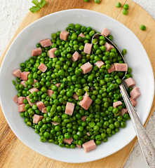 Piselli al prosciutto