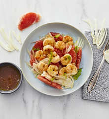 Insalata di gamberi, pompelmo rosa e finocchi