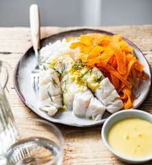 Lieu vapeur, sauce au safran, tagliatelle de carottes et riz