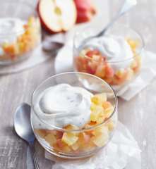 Gedämpfter Apfel mit Vanillejoghurt