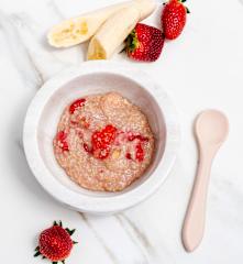 Banana and strawberry quinoa porridge (first foods)