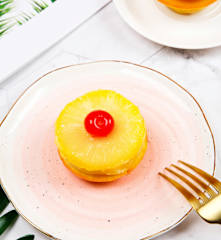 迷你菠萝杯子蛋糕