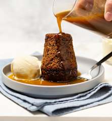 Sticky toffee puddings