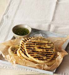 Pan plano de mantequilla de hierbas