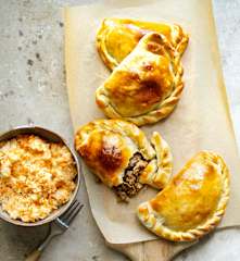 Empanadas au bœuf et coleslaw épicé