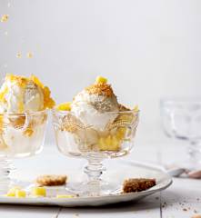 Helado de piña y coco con galletas de jengibre (sin lácteos)