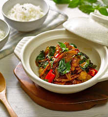 San bei ji (three cup chicken)