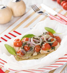 Filetti di halibut con cipolla di Tropea e pomodorini