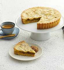 Crostata con crema e amaretti al caffè