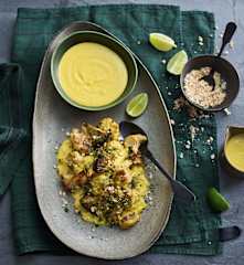 Couve-flor e brócolos com molho de caju e especiarias