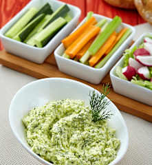 Dip ze sýru feta se zeleninou