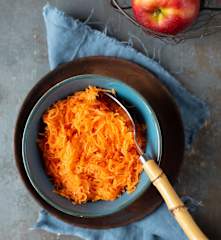 Surówka z tartej marchewki z jabłkiem (TM5)