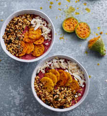 Smoothie em taça com figo-da-índia