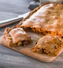 Empanada integral con algas y pulpo