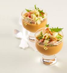 Pannacotta con bisque di astice e chele di granchio